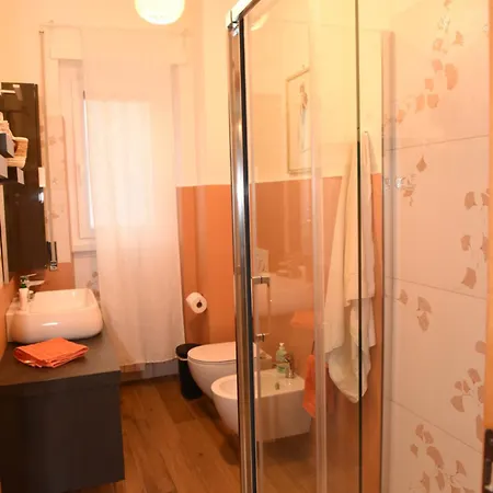 E Cameretta Con Bagno Privato Casa de hóspedes 4*